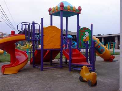 孩子玩幼兒園滑梯注意危險系數高嗎？